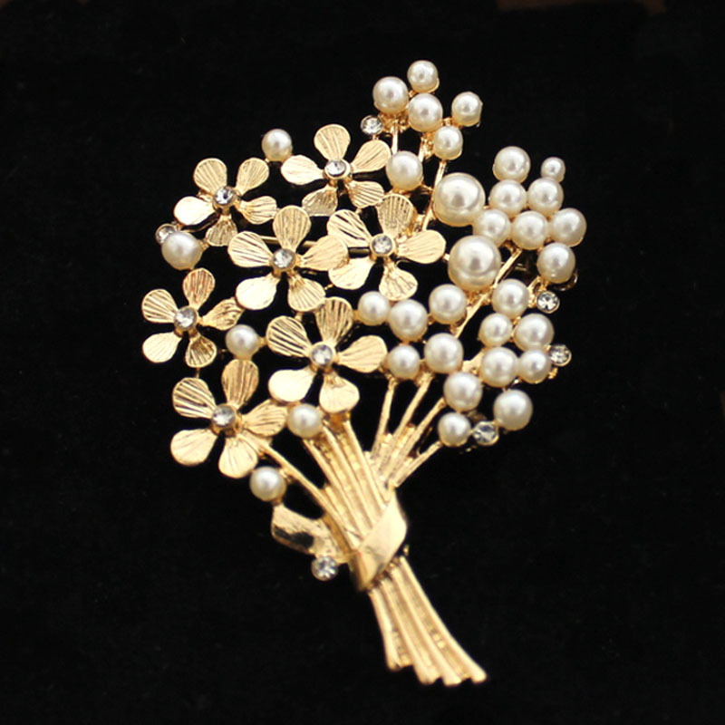 Ladies Delicate Bouquet Pearl  - Suit Supply Wedding Party บทวิจารณ์และราคา