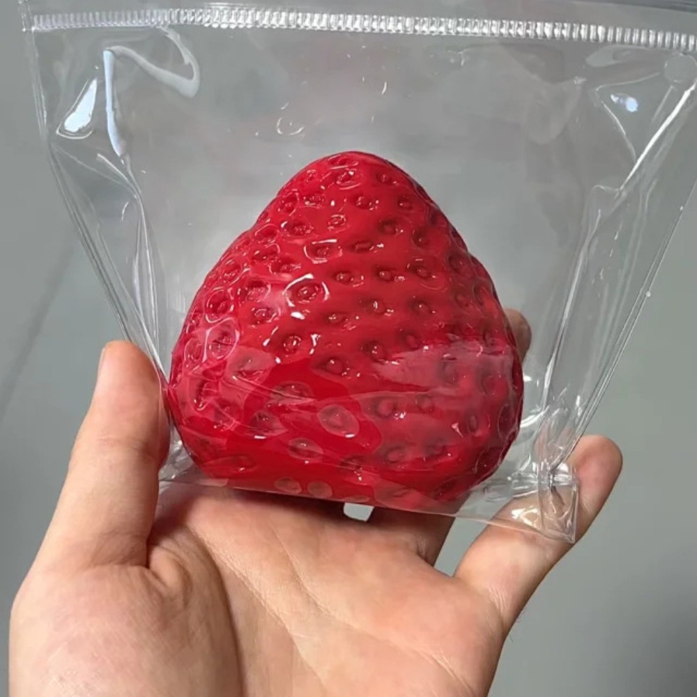 Strawberry Squeeze Toy Fidget  - Wedding Yes บทวิจารณ์และราคา
